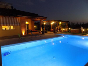 Гостиница Villa with private swimming pool & Spa Parma  Парма